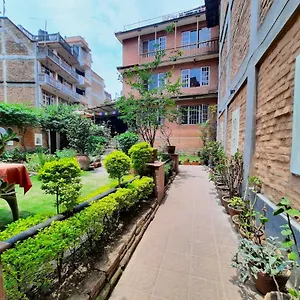 Bed & Breakfast Pradhan House - With Garden